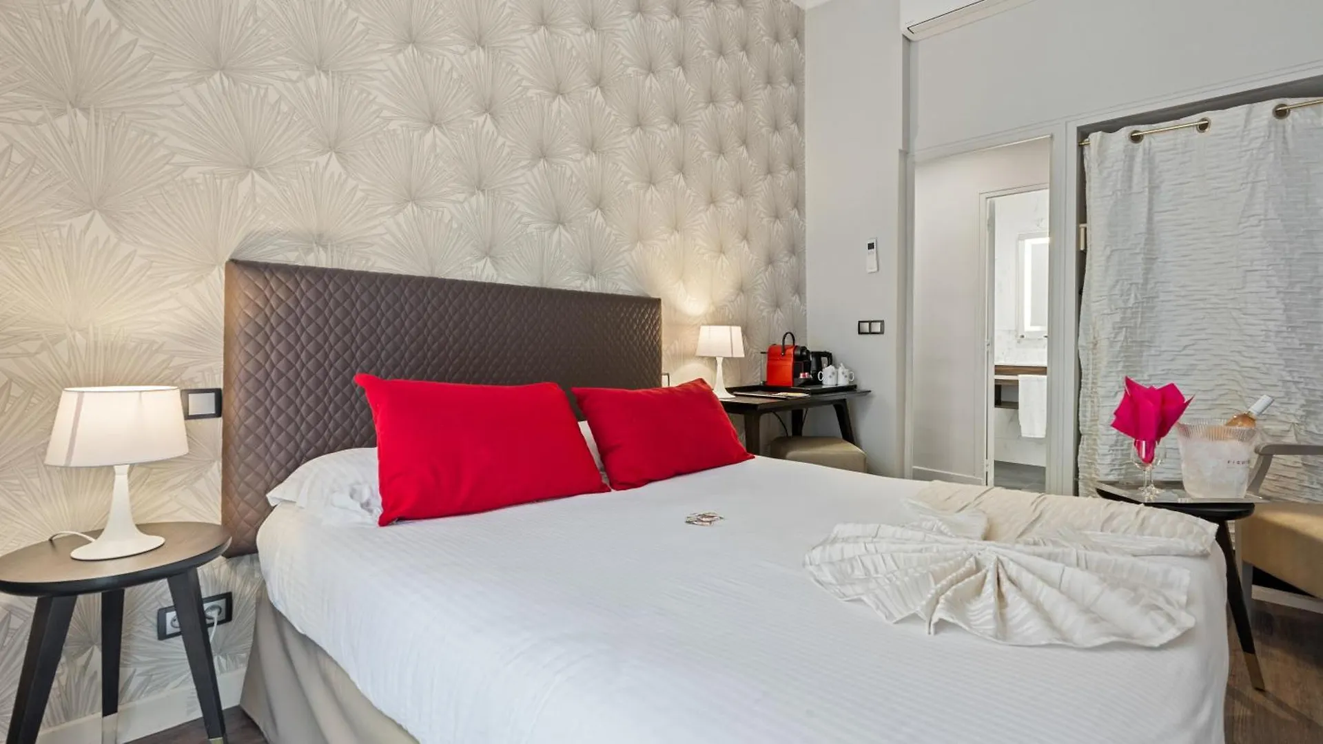 Hotel Villa Victoria Nice 4*,  France