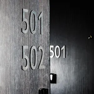 64 ホテル