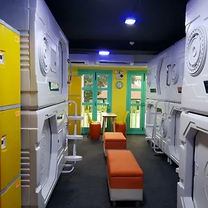 Galaxy Pods @ Chinatown 2* Сингапур